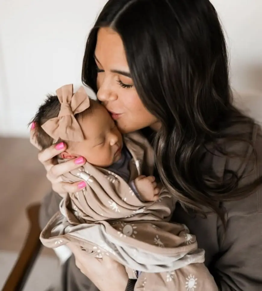 Alyssa Mikesell with his Daughter